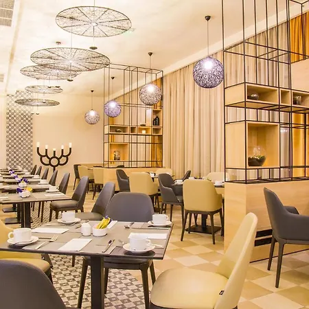 Royal ساني بيتش