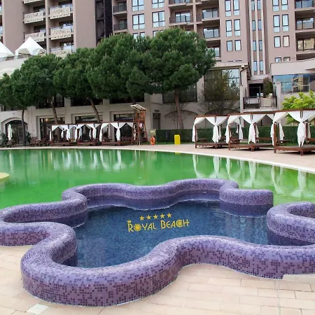 Royal ساني بيتش